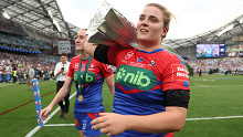 Hannah Southwell with the 2023 NRLW trophy. 