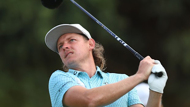 Cameron Smith of Australia plays a tee shot during Day 2 of the 2022 ISPS HANDA Australian Open at Kingston Heath on December 02, 2022 in Melbourne, Australia. (Photo by Graham Denholm/Getty Images)