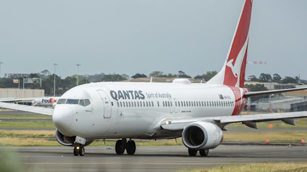 A Qantas Boeing 737-800 at Sydney Airport.