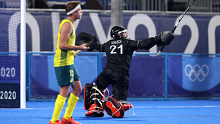 TOKYO, JAPAN - AUGUST 05: Vincent Vanasch of Team Belgium celebrates as Jacob Thomas Whetton of Team Australia fails to score their team's fifth penalty in the penalty shootout during the Men's Gold Medal match between Australia and Belgium on day thirteen of the Tokyo 2020 Olympic Games at Oi Hockey Stadium on August 05, 2021 in Tokyo, Japan. (Photo by Alexander Hassenstein/Getty Images)
