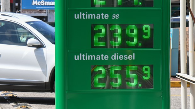 SMH News Sydney. Story by Nadia Russell- Petrol Prices.  Photo shows, BP Kingsford - 368 Anzac Parade. Photo by Peter Rae. Friday 13 March 2026