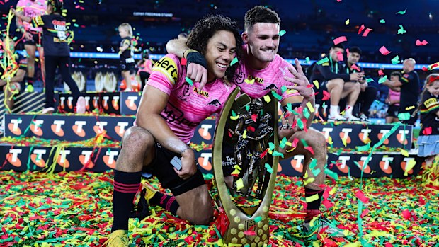 Jarome Luai ve Nathan Cleary, NRL Büyük Finali sırasında.
