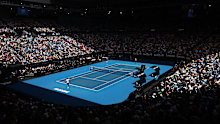 Rod Laver Arena is at capacity as Roger Federer returns to the court for a practice session with Casper Ruud.