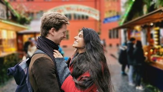 Long distance couple reunite hours before borders close amid coronavirus pandemic.