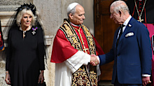 VATICAN CITY, VATICAN - OCTOBER 23: Pope Leo XVI greets King Charles III and Queen Camilla as they leave the Apostolic Palace at the end of an audience on October 23, 2025 in Vatican City, Vatican. During this historic State Visit, King Charles III and Queen Camilla will meet Pope Leo XIV for the first time since he was elected in May 2025. The King and Queen will join the Catholic Church's 2025 Jubilee Year celebrations, during which the heads of the Catholic Church and Church of England will p