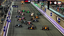 Oscar Piastri took the lead in a bold move off the start at the Saudi Arabian Grand Prix.