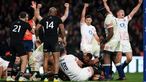 The All Blacks were stunned by a late comeback by England in their final Spring Tour match.