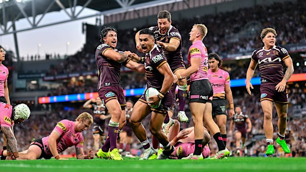 Brisbane Broncos celebrate try over Penrith Panthers 2024 NRL preliminary final suncorp stadium