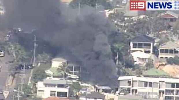 Smoke pours into the air over Balmoral. (9NEWS)