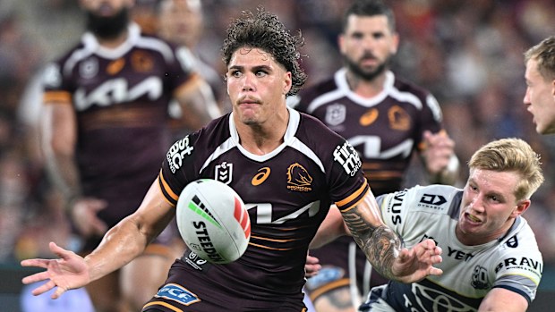 Reece Walsh gets a pass away.