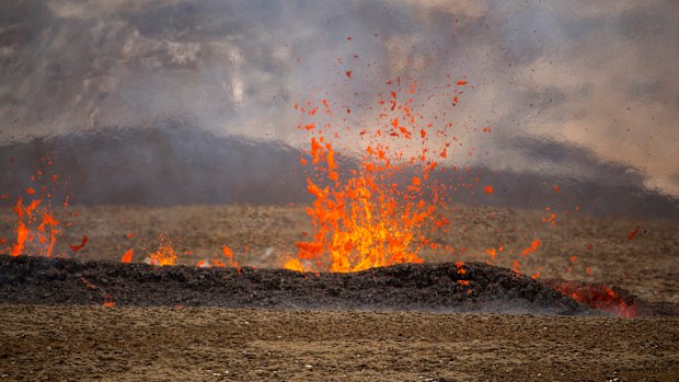 The new fissure has opened up at the Icelandic volcano that began erupting last month, prompting the evacuation of hundreds of hikers who had come to see the spectacle.