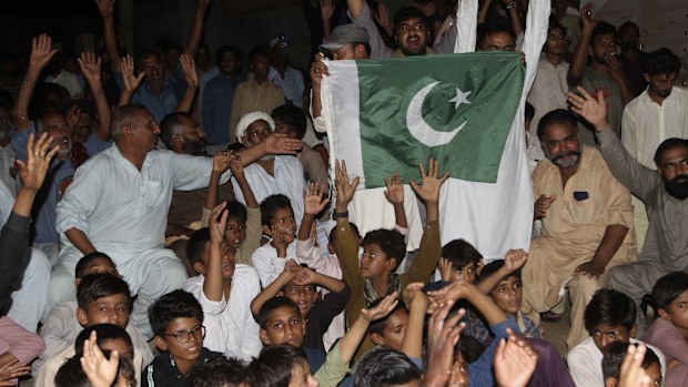 People in Pakistan celebrate Arshad Nadeem's javelin throw gold medal