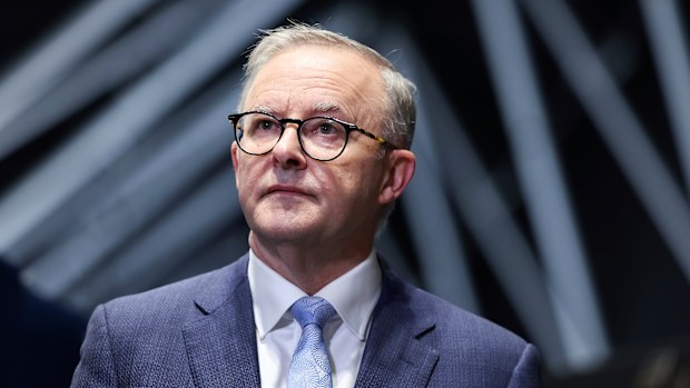 Opposition Leader Anthony Albanese addresses the media at a doorstop interview during a visit to the Smart Energy Council conference and exhibition, in Sydney, NSW, on Thursday 5 May 2022. fedpol ausvotes22 Photo: Alex Ellinghausen