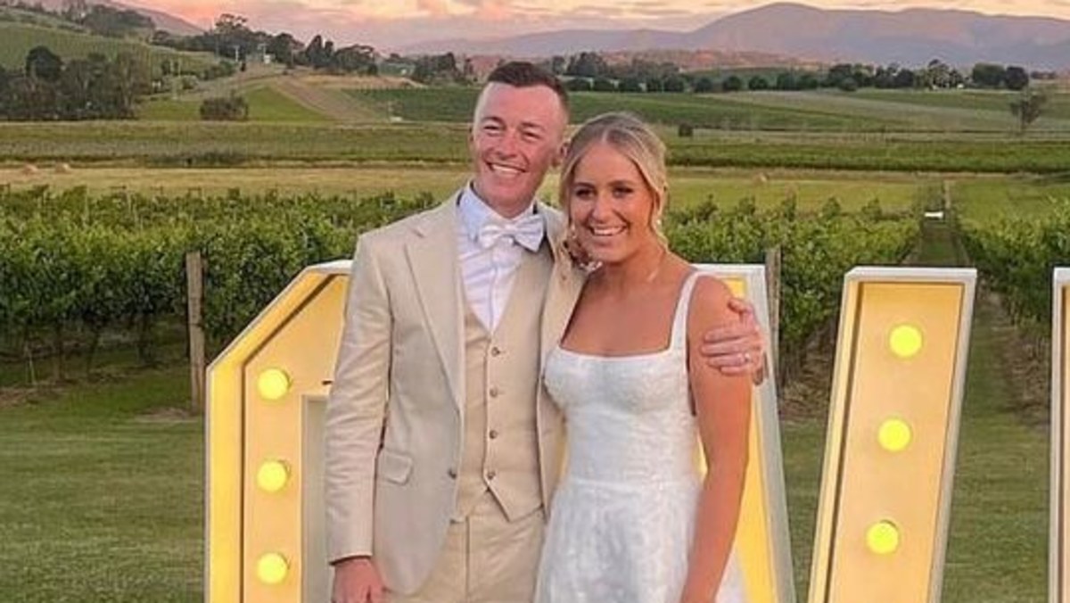 Aussie jockey Patrick Moloney marries Jess Patton in romantic ceremony ...