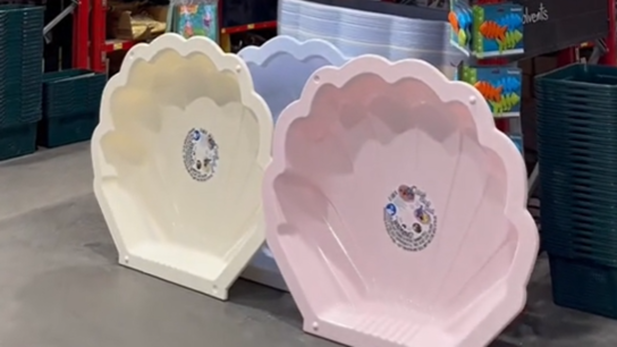 Bunnings Warehouse brings clam shell sandpits back in store | Nine.com.au