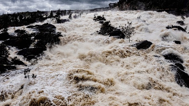 Wyangala Dam has been releasing up too 85,000 megaliters of water a day over the past few days . 