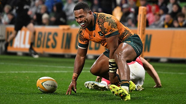 Filipo Daugunu scores at AAMI Park.