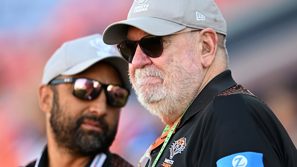 De NRL Integrity Unit onderzoekt Shane Richardson, CEO van Wests Tigers, na een tip