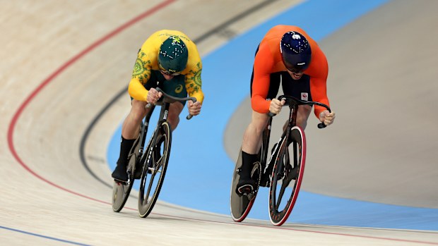  Matthew Richardson of Team Australia and Gold medalist Harrie Lavreysen of Team Netherlands compete during the Men's Sprint, Finals on day fourteen of the Olympic Games Paris 2024 at Saint-Quentin-en-Yvelines Velodrome on August 09, 2024 in Paris, France. (Photo by Alex Broadway/Getty Images)