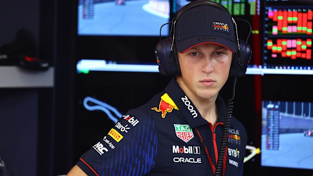Liam Lawson of New Zealand and Oracle Red Bull Racing looks on in the garage during qualifying ahead of the F1 Grand Prix of Saudi Arabia at Jeddah Corniche Circuit on March 18, 2023 in Jeddah, Saudi Arabia. (Photo by Mark Thompson/Getty Images)