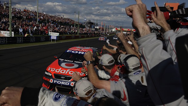 The Triple Eight Racing Ford Falcon of Craig Lowndes and Jamie Whincup during the Supercheap Auto Bathurst 1000, Round 10 of the Australian V8 Supercar Championship Series at the Mt Panorama Circuit, Bathurst, New South Wales, October 12, 2008.