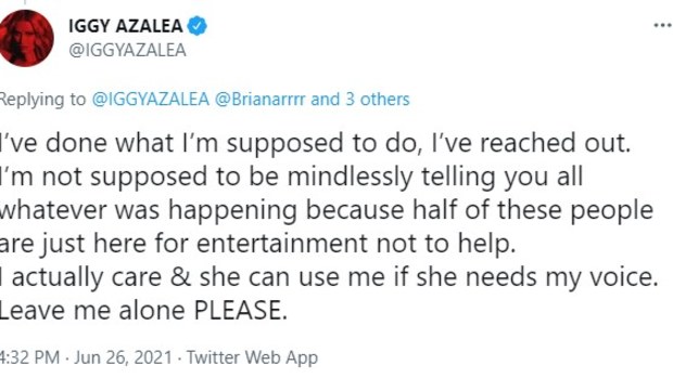 Iggy Azalea sets record straight on Twitter about why she hasn't spoken out about Britney Spears.