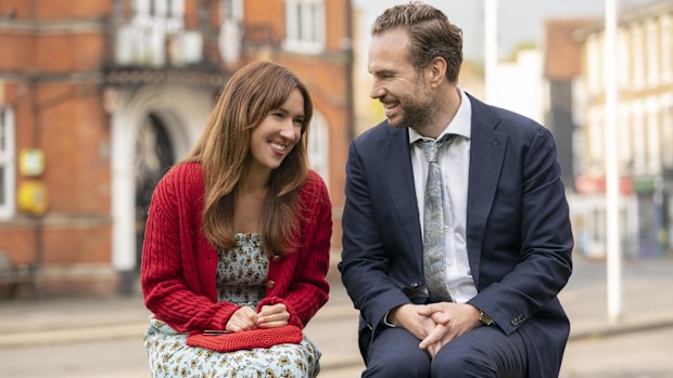 Rafe Spall Apple 