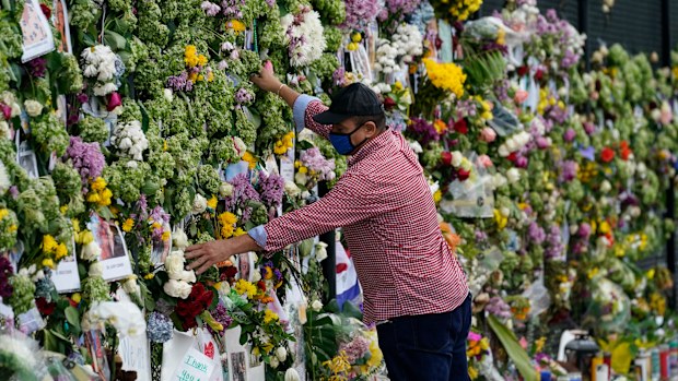 Miami building collapse loss 'too great to bear' as rescuers find children