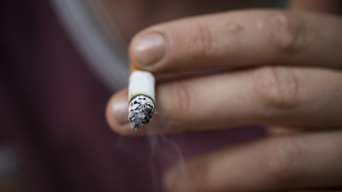 UK to introduce lifelong smoking ban for anyone born after 2008