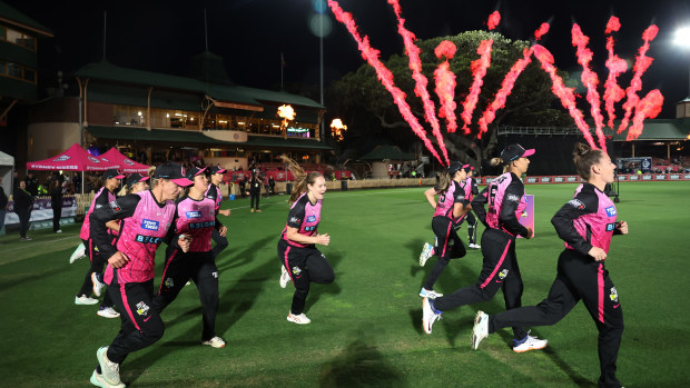 The Sixers take to the field at the start of the WBBL match between Sydney Sixers and Melbourne Stars at North Sydney Oval, on October 19, 2023, in Sydney, Australia. (Photo by Mark Evans/Getty Images)