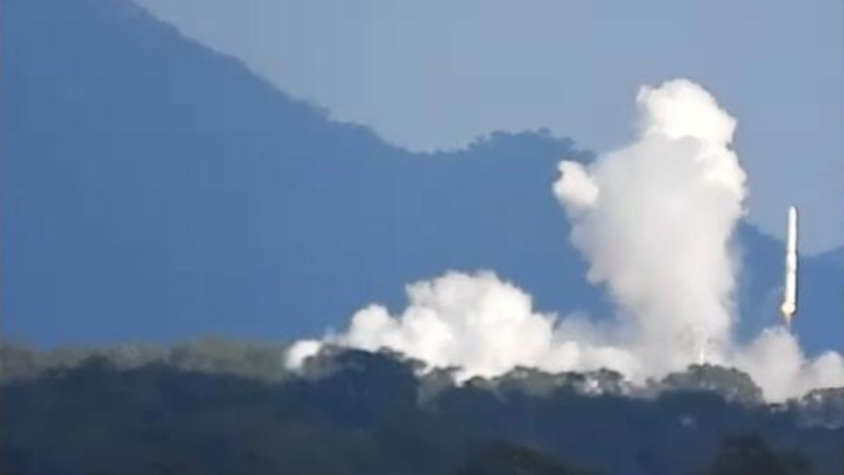 Australian-made rocket takes flight for 14 seconds | Nine.com.au