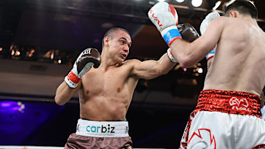 Tszyu on the attack
