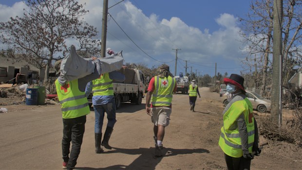The Tonga Red Cross Society are helping deliver essential relief items such as tarpaulins, shelter tool kits and blankets to families in Kanokupolu as crews work to restore the internet. 