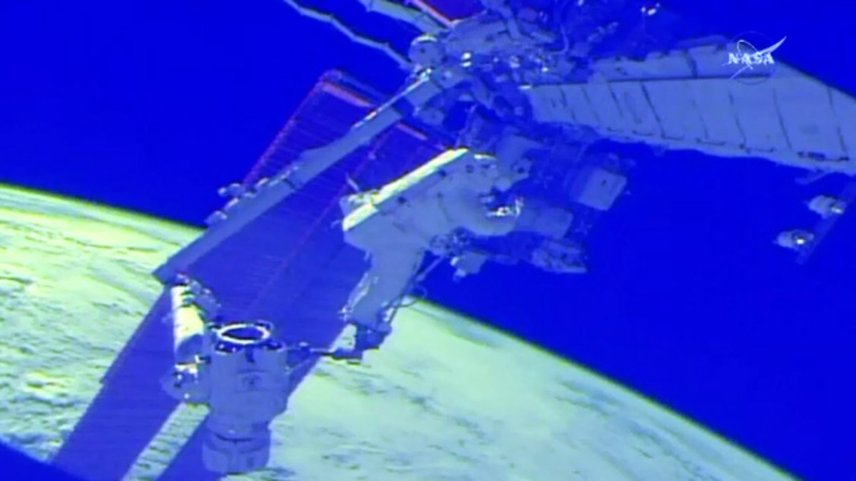 Jetpack failure forces astronaut to abandon spacewalk | Nine.com.au