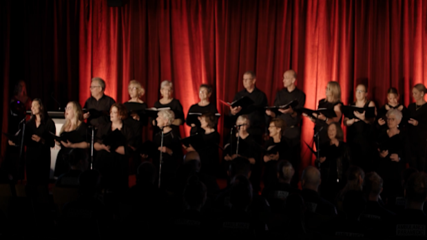 The 'Unsung Legends Choir' is comprised of a local choir, Perth Symphonic Chorus, and members of the community who had been aided by St John WA crews.