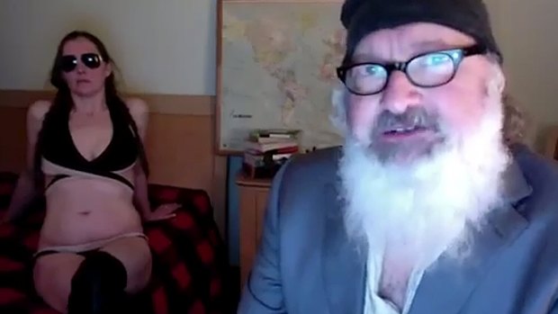 Randy and Evi Quaid have released a bizarre "sex" tape featuring a mask of Rupert Murdoch.
