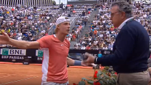 Shapovalov loses his temper while speaking to the supervisor.