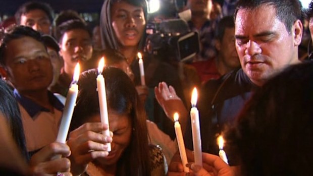Chan and Sukumaran remained "calm and dignified" in the last hours before their executions, according to their families. (9NEWS)