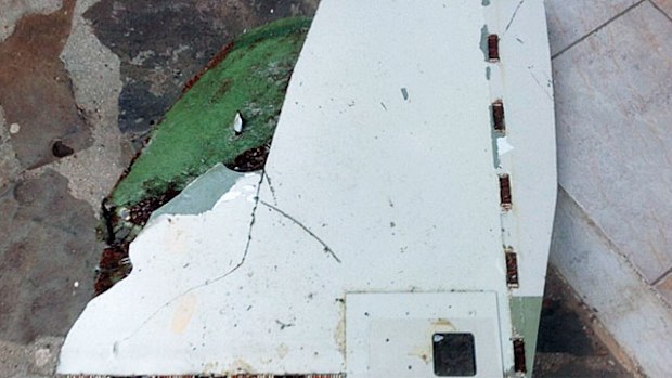 Holidaying couple found potential MH370 debris in Mauritius in April. (Twitter/@davidmolkoCNN)