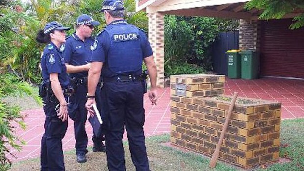 Police at the scene in Coombabah where an elderly couple was attacked. (Supplied/Shaya Laughlin)