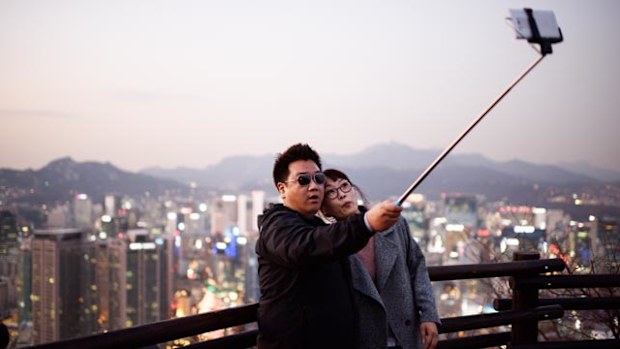 Aussie venues including Etihad Stadium and Sydney Entertainment Centre have banned the selfie stick. (Getty)