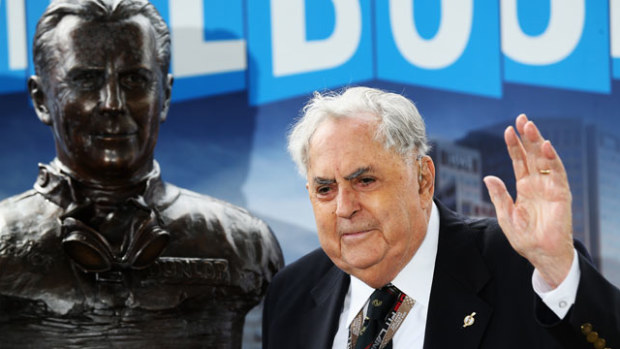 Former F1 World Champion Sir Jack Brabham attends the unveiling of a bust cast in his honour before the Australian Formula One Grand Prix at the Albert Park. (Getty)