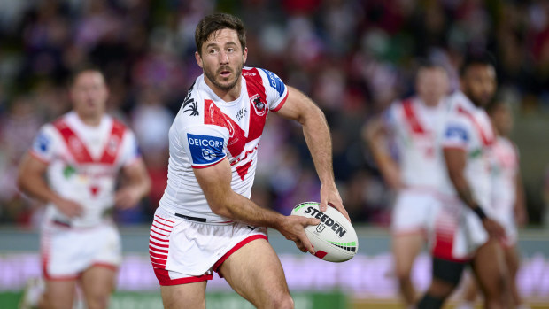 Ben Hunt pictured in action for the St George Illawarra Dragons in 2023