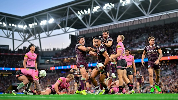 Brisbane Broncos celebrate try over Penrith Panthers 2024 NRL preliminary final suncorp stadium