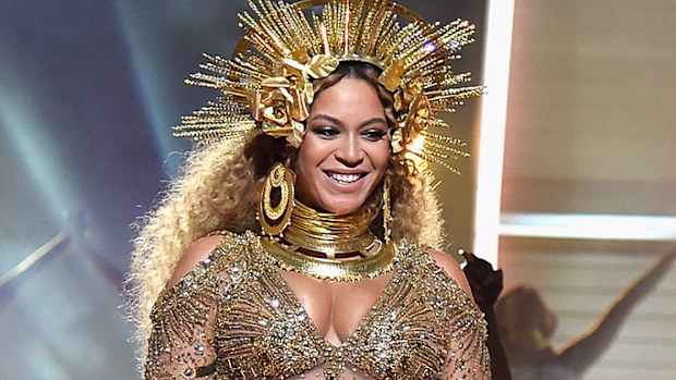 Beyonce performs at the 2017 Grammys