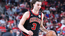 Josh Giddey of the Chicago Bulls drives to the basket.