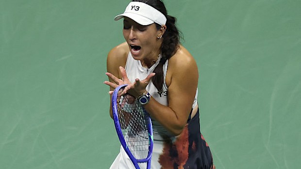 Jessica Pegula, bir puanı kaybettikten sonra tepki veriyor.