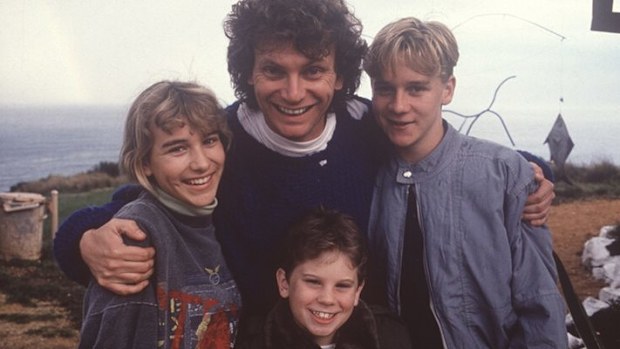 Round the Twist cast