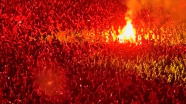 A flare was thrown at the first Oasis concert in Melbourne.