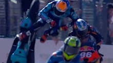 Joel Kelso collided with the back of Daniel Holgado and crashes.